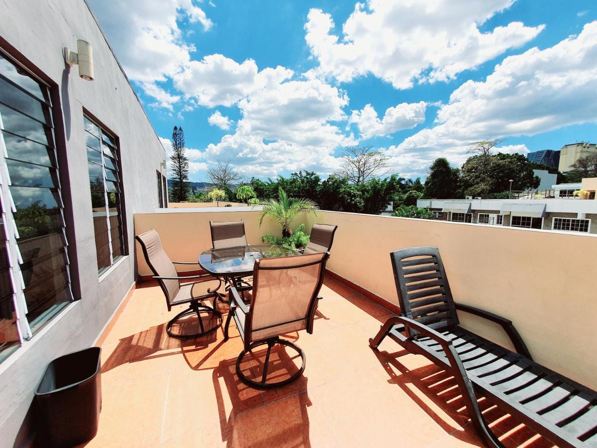 San Benito Flats Wifi 50Mg - 4 Huespedes - Parqueos Διαμέρισμα Σαν Σαλβαντόρ Εξωτερικό φωτογραφία